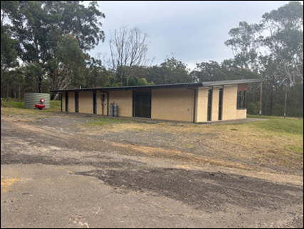 A building with a roof

AI-generated content may be incorrect.