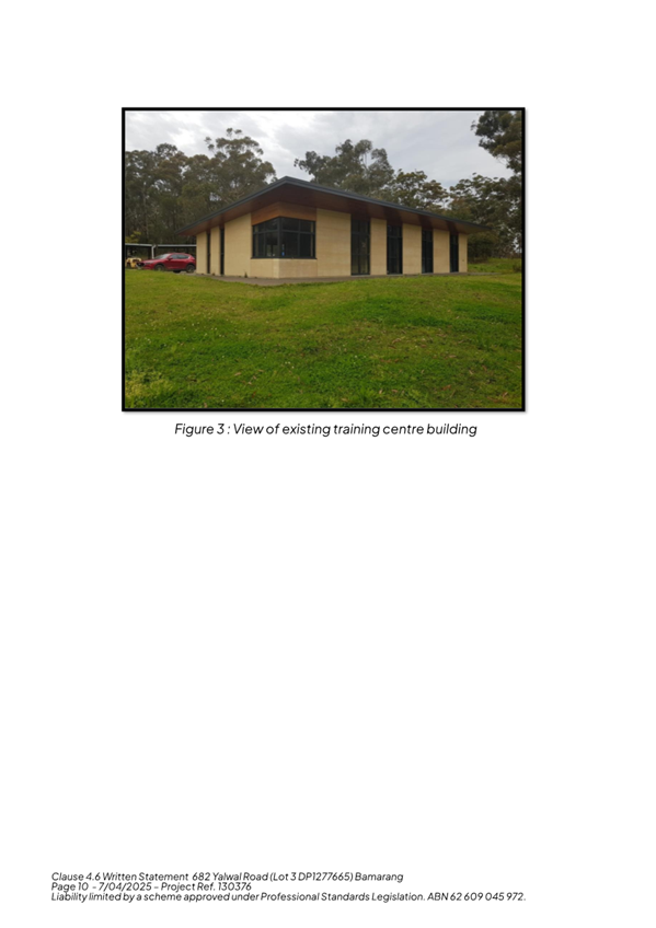 A building in the grass

AI-generated content may be incorrect.